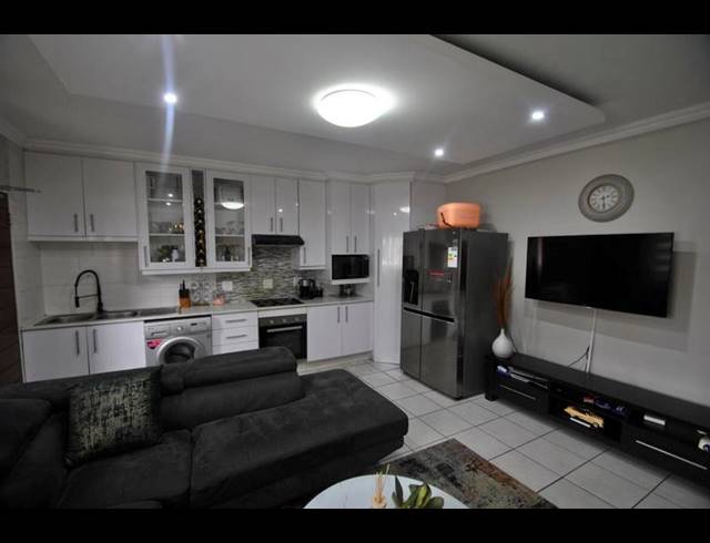 3 BEDROOM APARTMENT FOR SALE IN KENLEAF